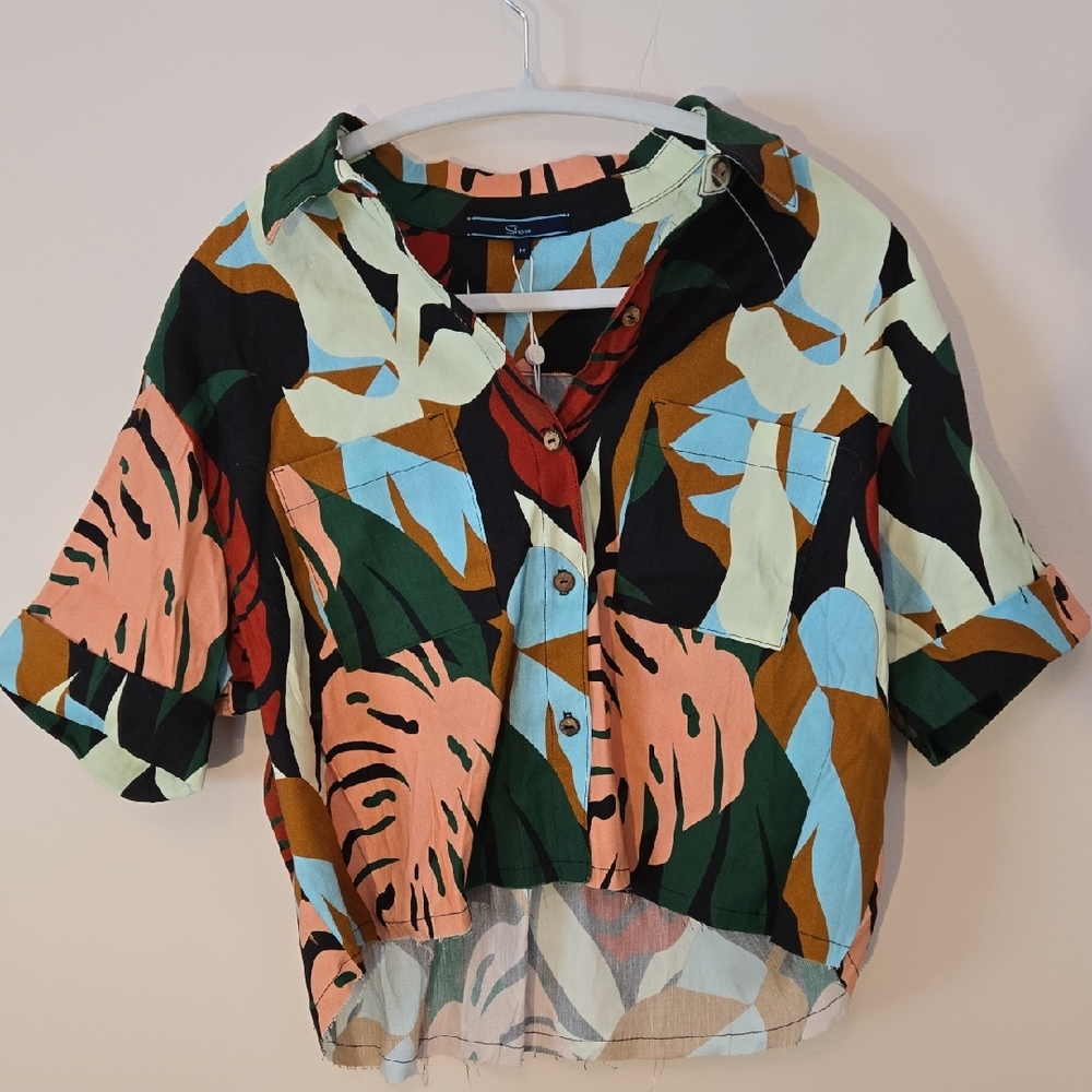 Shore Beach Button Up SZ Med. Mod Jungle Raw Hem